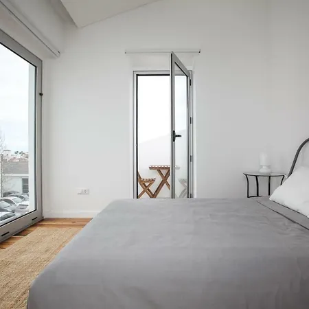 ゲストハウス Place Of Moments Urban-suites 3*